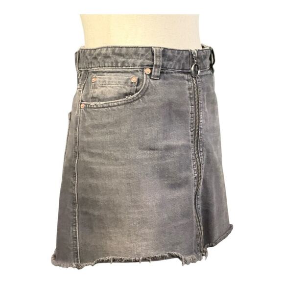 We The Free People Zip It Up Denim Mini Skirt Womens Black Raw Hem Pockets 30 - Picture 3 of 6